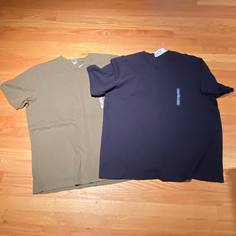 COPY - NWT Two Old Navy V-Neck Ribbed T-Shirts Size XXL